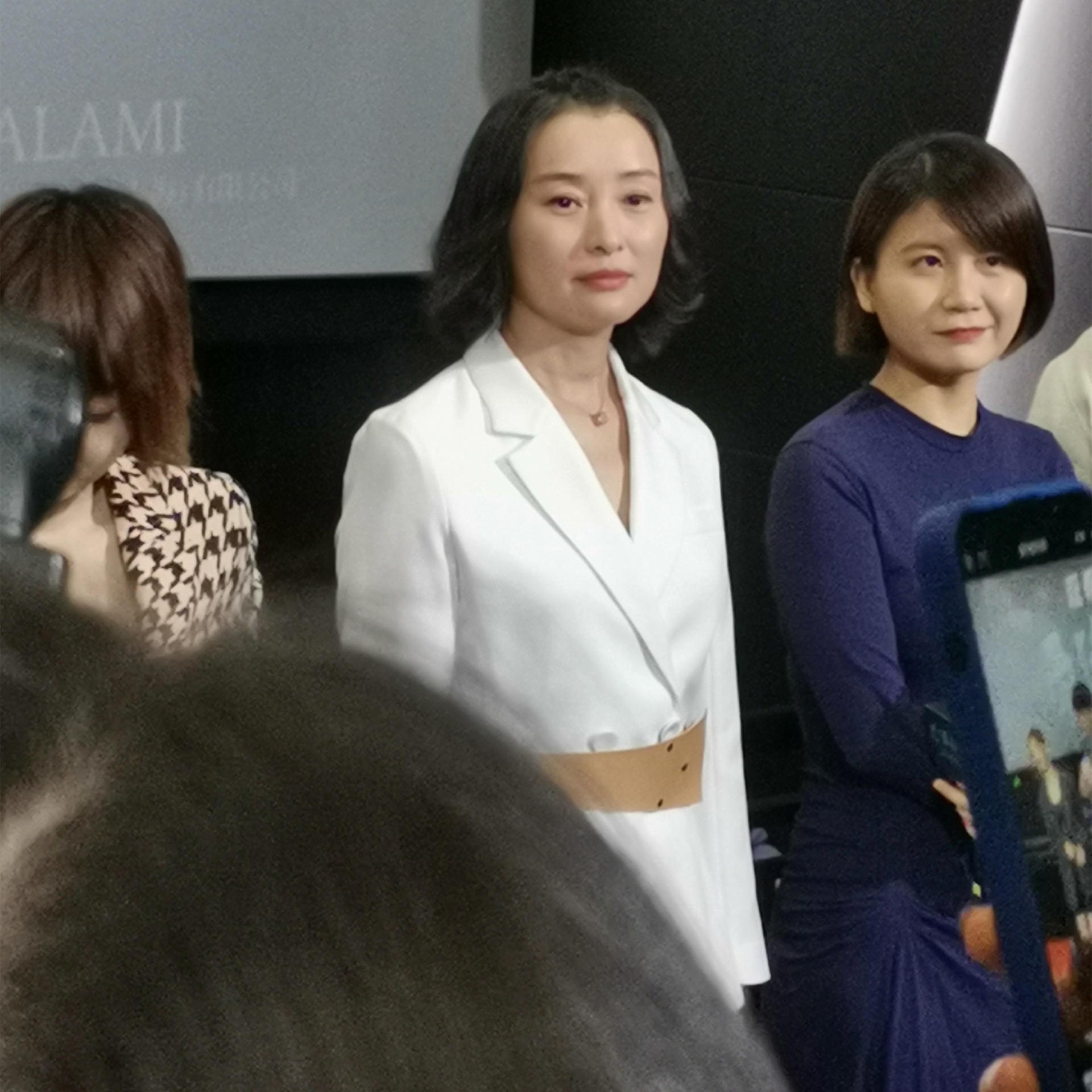 远离格格巫下巴、发面馒头脸，优雅老去才是中年女星最美的状态