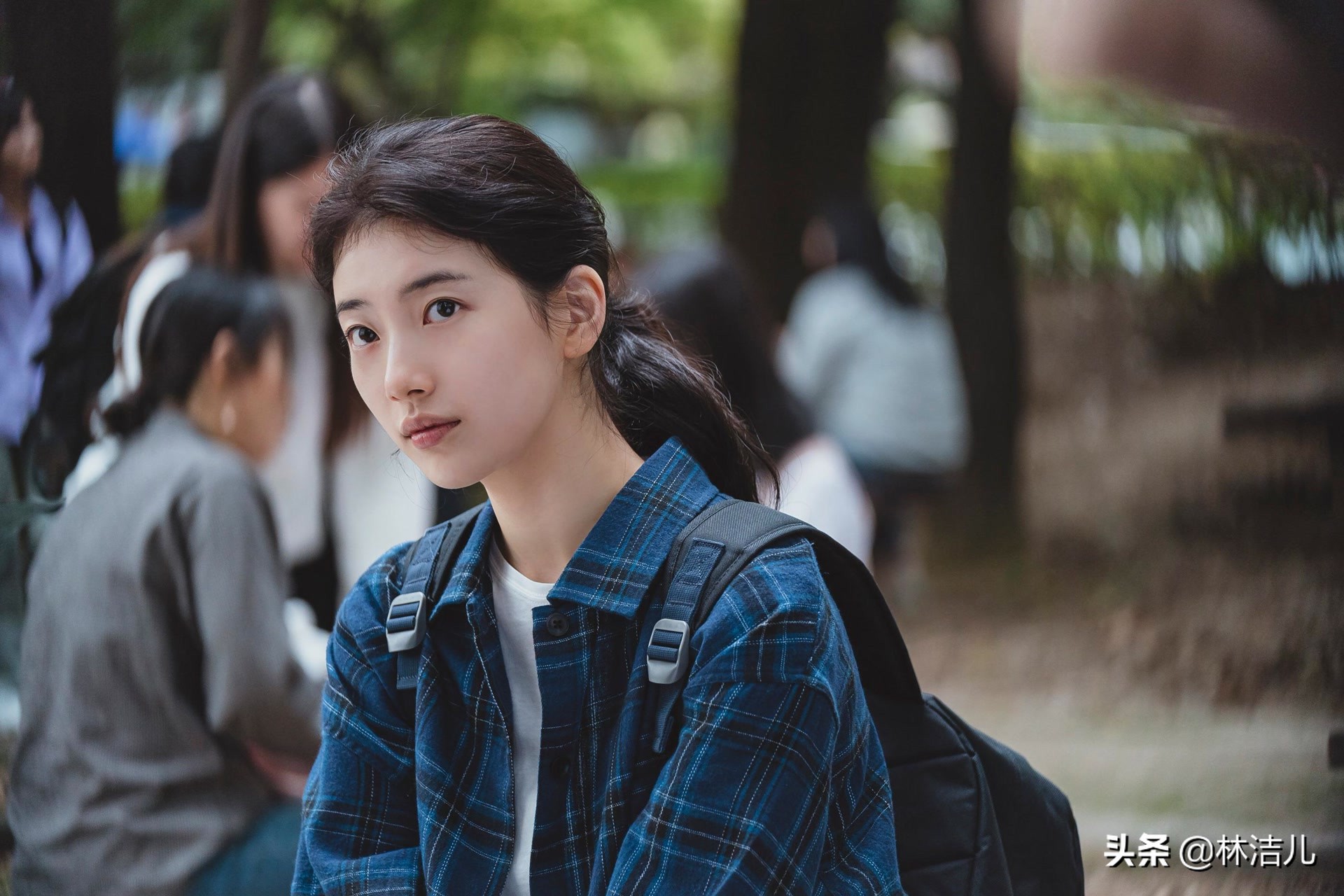 新剧里美得惊艳，秀智不愧是“初恋脸天花板”，同款初恋眼妆必学