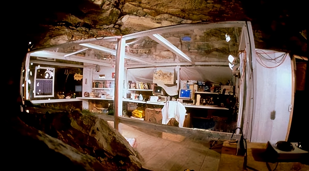 为验证时间不存在，科学人员叫一名女子在地洞住130天，最后如何