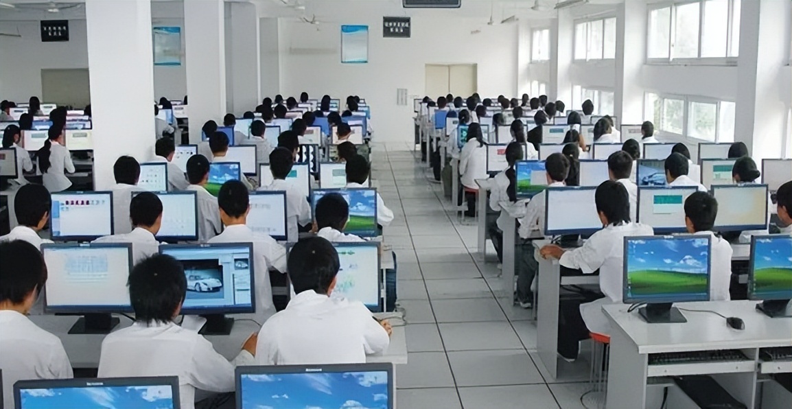 适合大专生报考这10个专业，含金量高实用性强，毕业容易找工作