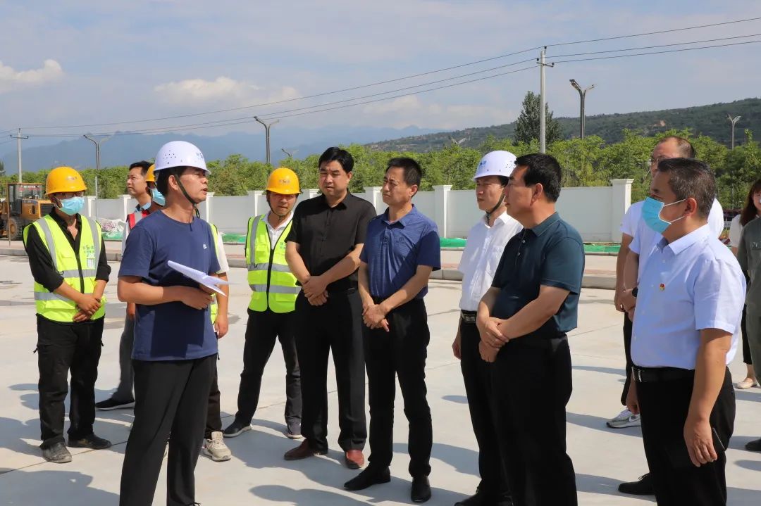 市人大调研渭南市第六医院建设项目