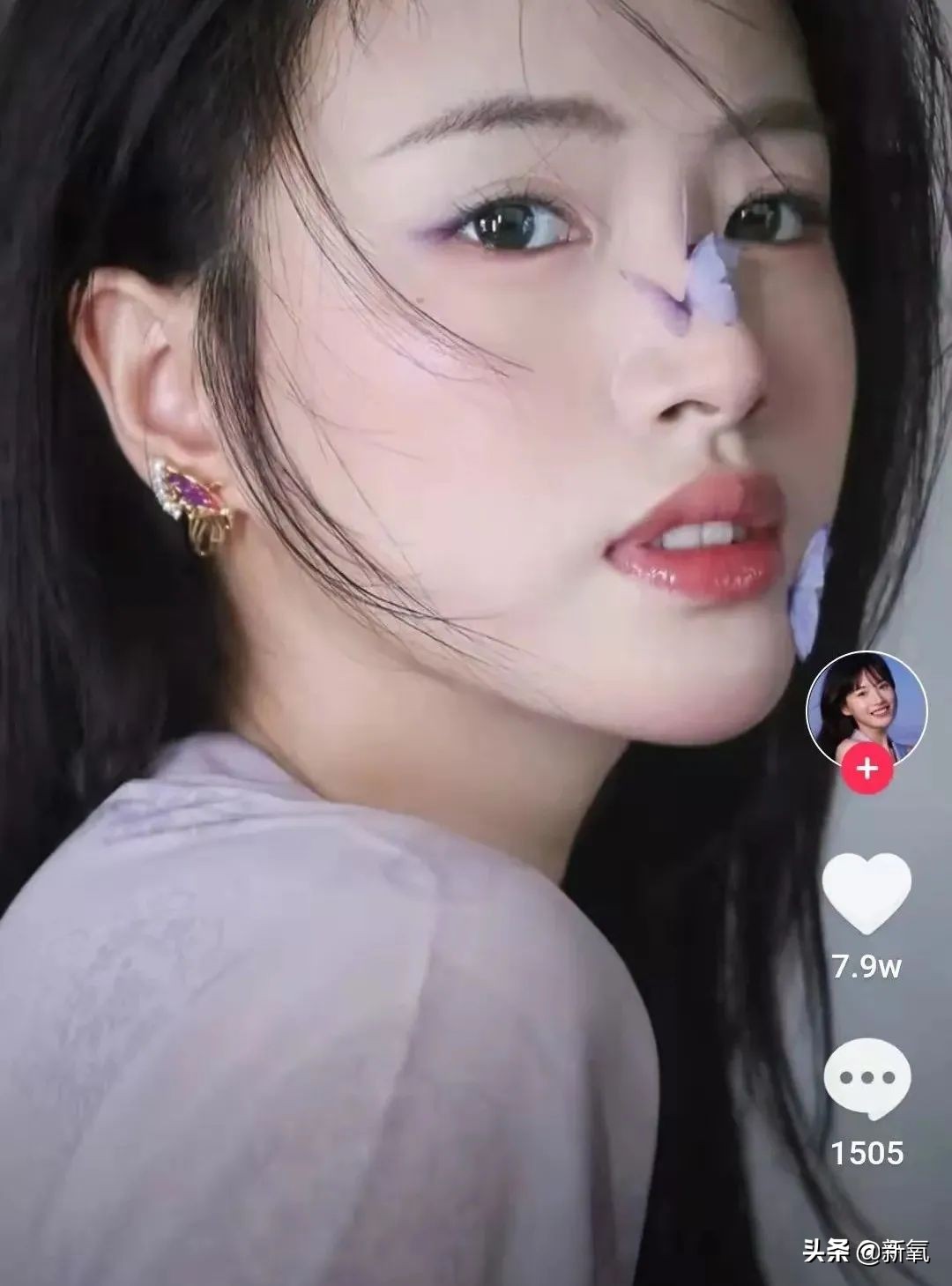 网红圈也出了个淡颜系美女！旧天台随便一拍她就火了？