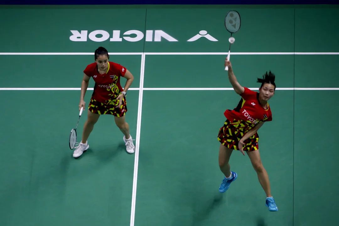 中国女羽队史第19次进入尤伯杯决赛，而男羽的惨淡像极了四年前的女队