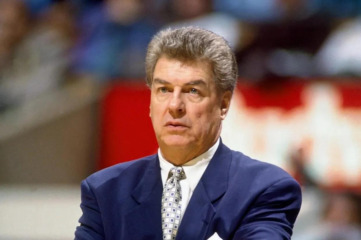 nba主教练有哪些（美媒列出了NBA篮球史最伟大的25名教练，泰伦卢第25名，科尔第5名）