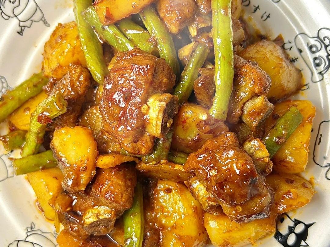 聚餐吃什么（周末聚餐怎么吃？建議八道家宴菜別錯過，顏值靚麗味道佳老少皆宜）