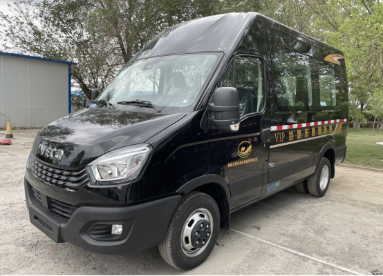 依維柯歐勝圓滿(mǎn)交付，旅游行業(yè)用車(chē)首選當屬依維柯
