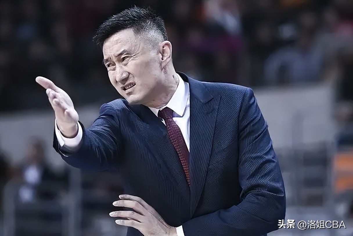 李添荣为什么没上cba（CBA三消息：广东主帅卸任原因，张庆鹏辟谣离队，李添荣暂未休息）