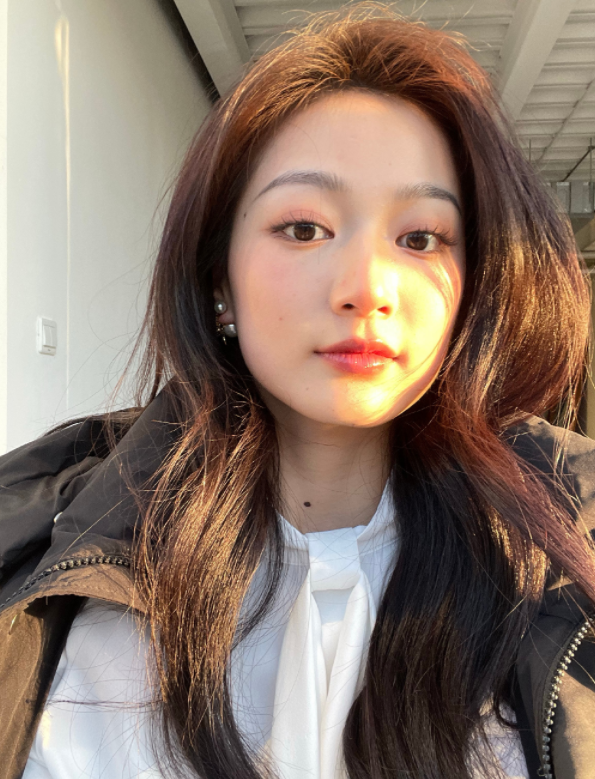 中传大四学姐冯琳，回校录制毕业班歌，参与歌曲创作，果真是才女