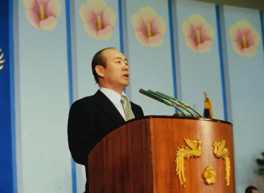 1985��ˮ���ٳ�����ͧ���Ӻ������й��������壬�ؼ�ʱ�̺�������