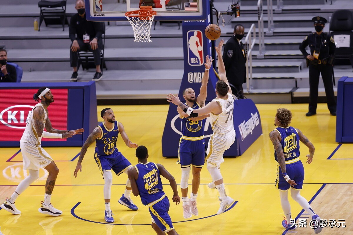 nba常规赛和季后赛总得分(NBA现役球员季后赛场均得分，詹姆斯第3，库里第9)