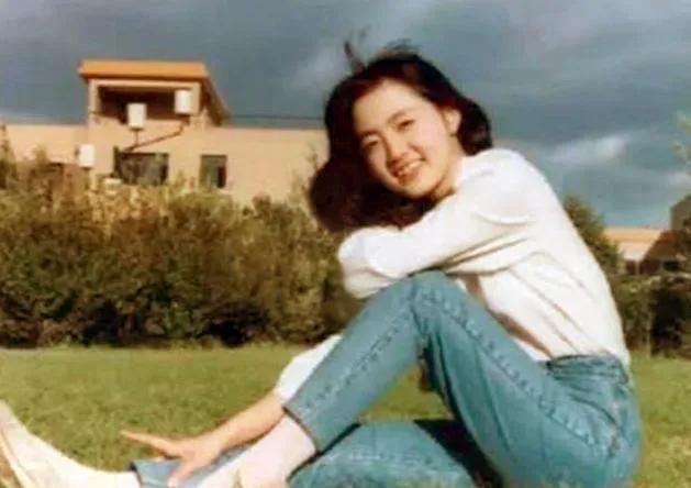 “气象小姐”杨丹：食堂路上捡来一个老公，主持27年无失误