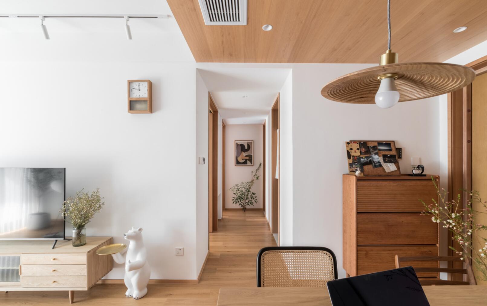 难怪日式原木风会这么火！她89㎡新家，一进门就引起强烈舒适