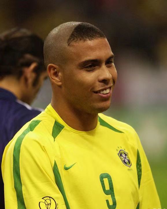 你是那个赛季喜欢上c罗纳尔多呢(实况足球2021外星人罗纳尔多7大不同