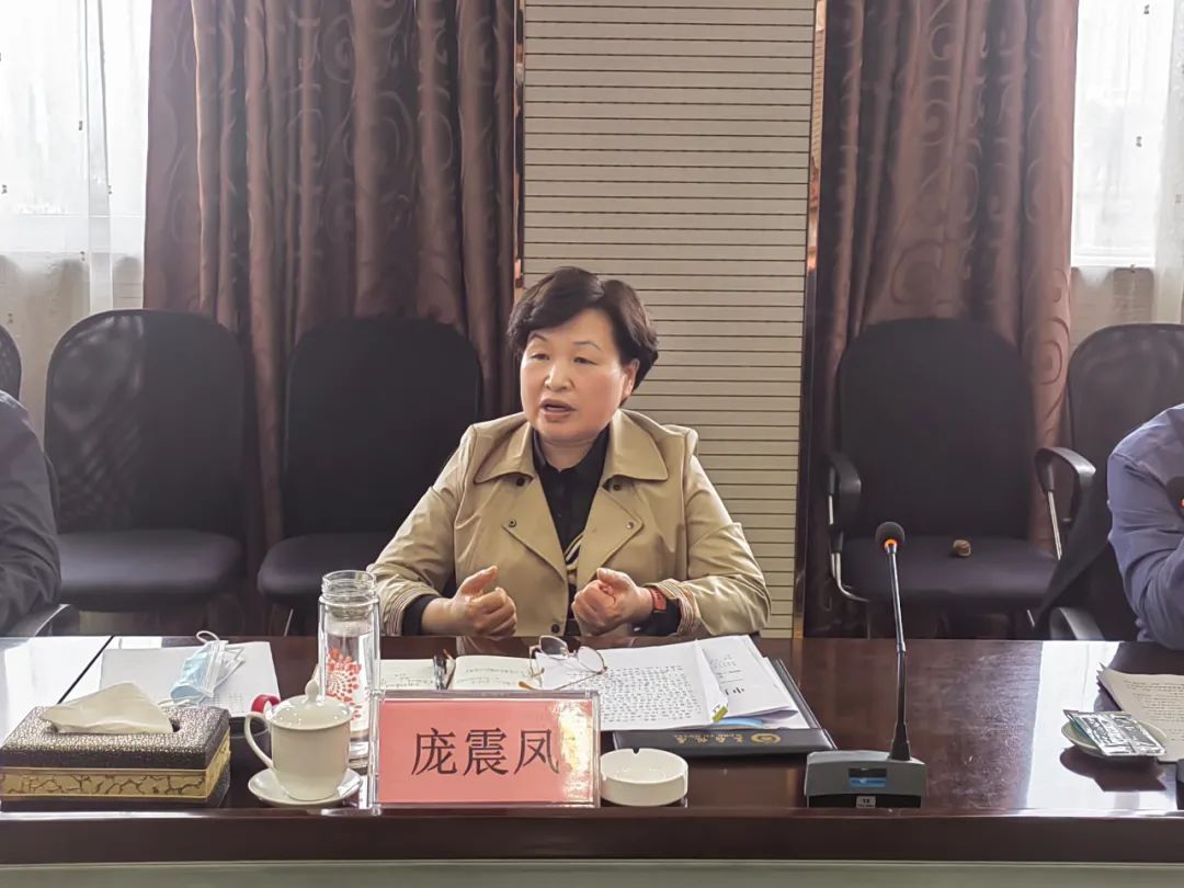 南阳市人大常委会专题调研（卧龙）座谈会召开