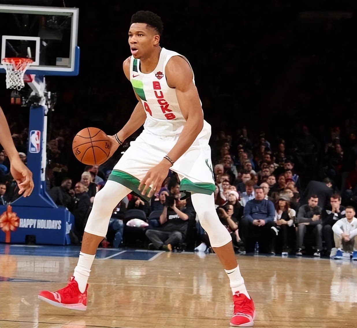 nba有哪些大长腿（让女生都羡慕和嫉妒！NBA球星长腿有多夸张？张伯伦最离谱）