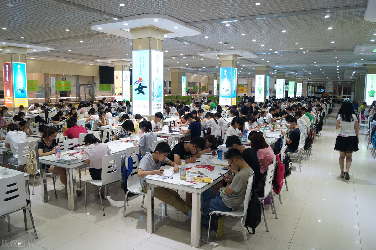 世界上规模最大的大学（中国规模最大的高校之争）