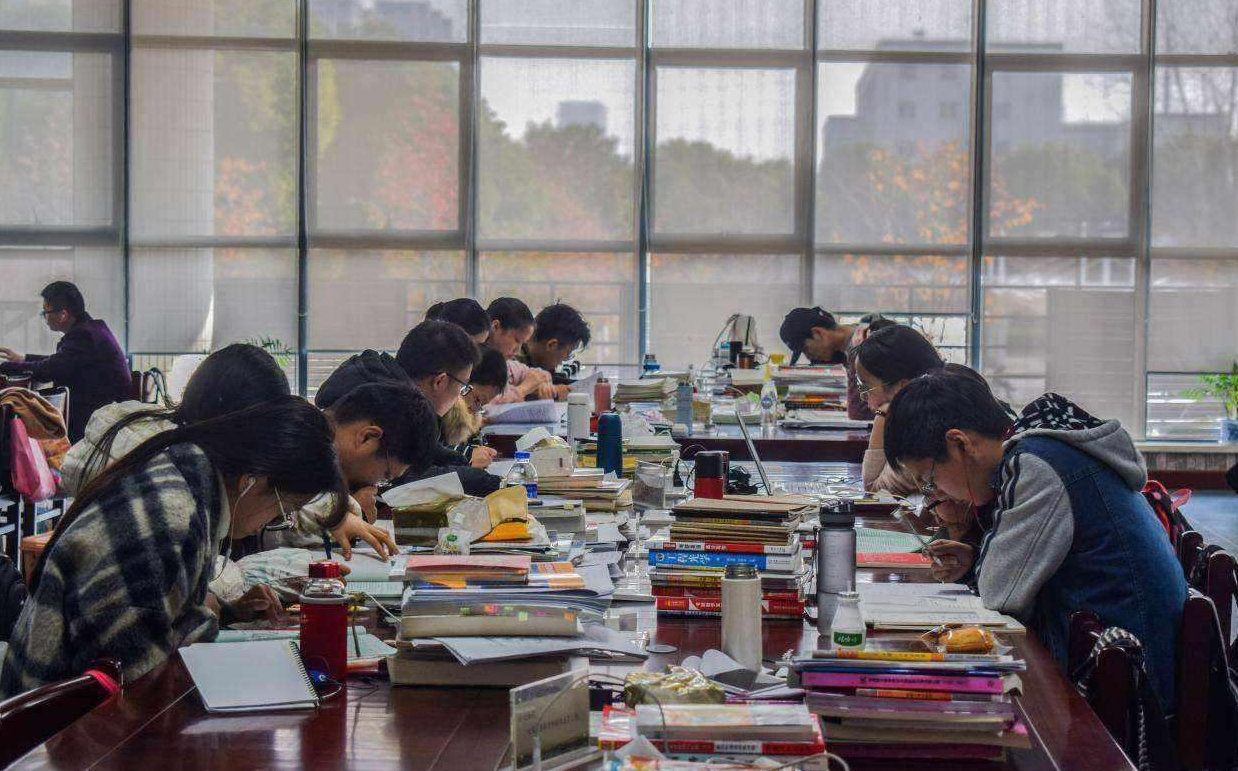 文科里的“天坑专业”，听起来高大上，实则毕业后将面临失业难题