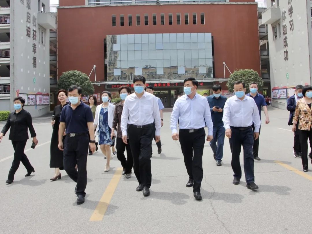 ��������Э��ϯ�Ÿ���һ�е���ʮһѧУ����Ԥ��δ�����˷��﹤��