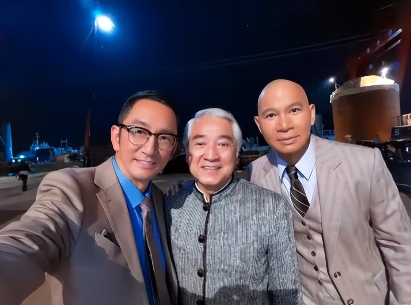 ������ɹ����Ѿ��գ��żһ����Ϸ��͹⣬������ױ�ݾ����������