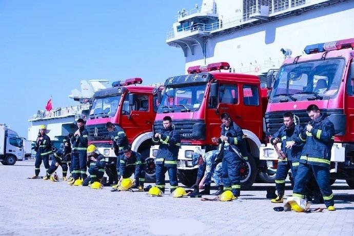 ��15��ս�Ͻ����࣡�й���ĸս�����������ѹ������������ǿ�̸