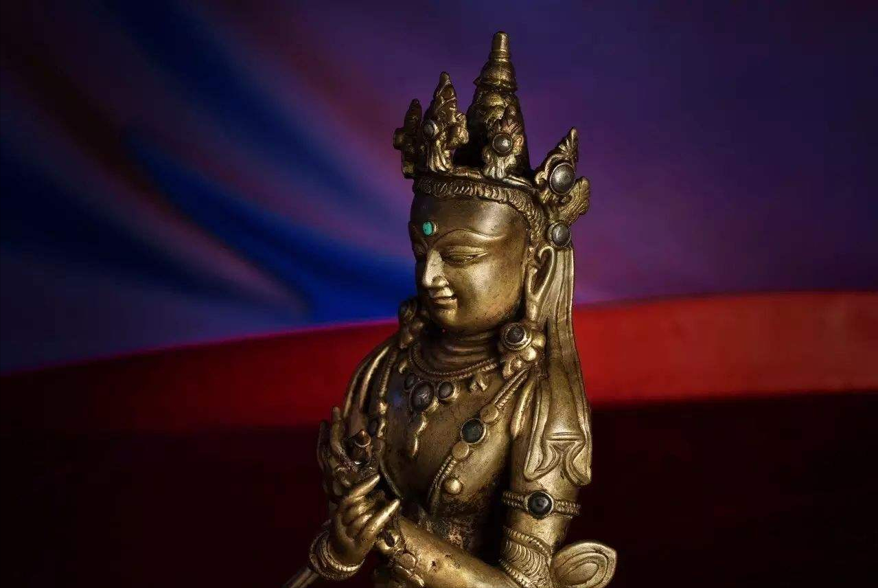 11,古格银眼佛像吐蕃王朝瓦解后,古格王朝建立.