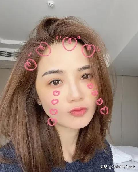 女星素颜自拍大比拼：谁的真实颜值最惊艳？