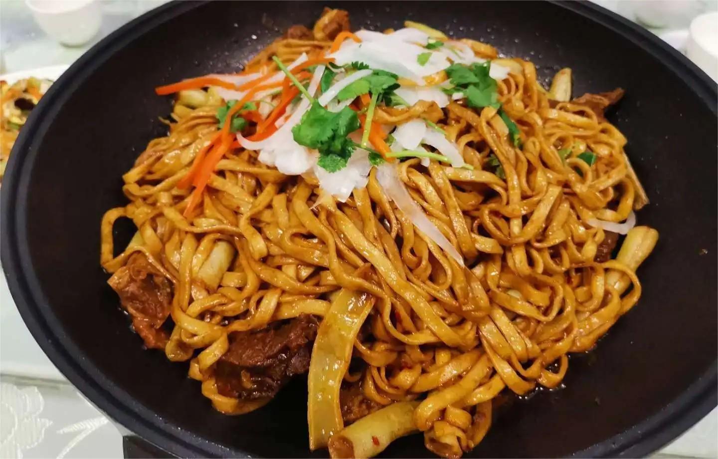 图片[6]-【羊肉焖面】做法步骤图 孩子们都抢着吃 特香-起舞食谱网