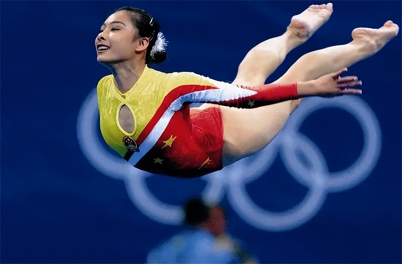 刘璇平衡木冠军怎么好（43岁奥运冠军刘璇近况，嫁入豪门被宠成少女，如今已是霸道女总裁）