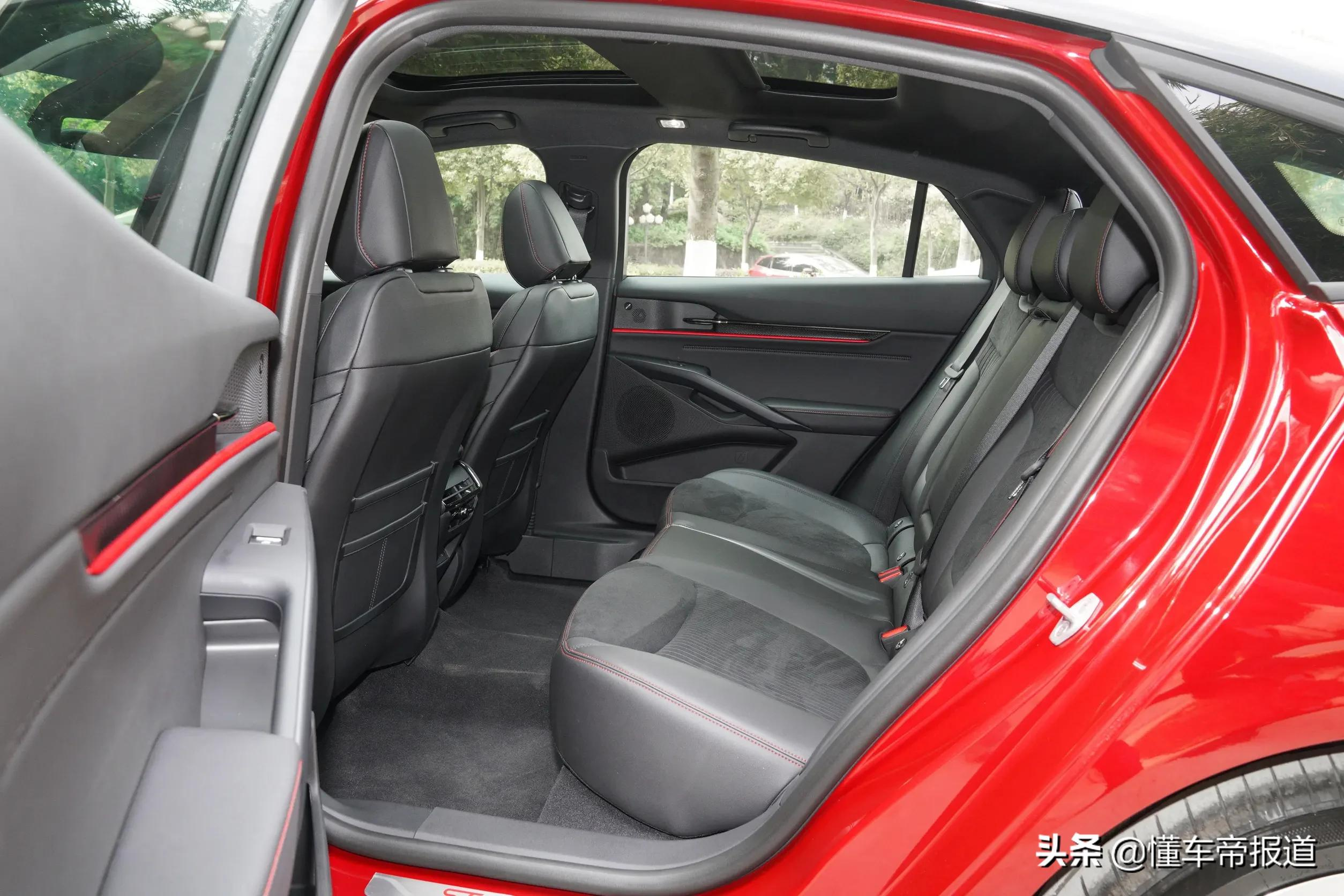 新车 | 挑战同级“销冠”有戏吗？新一代福特蒙迪欧对比丰田凯美瑞