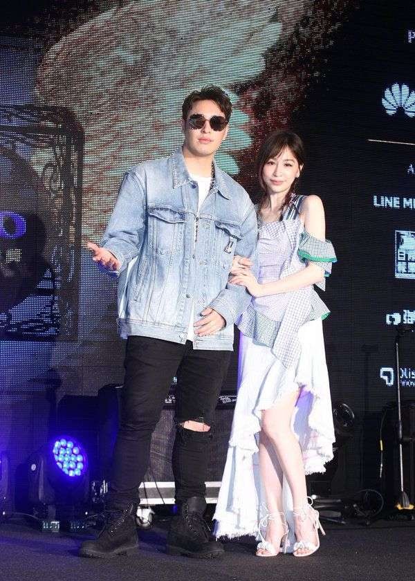 一婚嫁入豪门，绯闻男友黄晓明，月薪8000元女主播叶珂的开挂人生