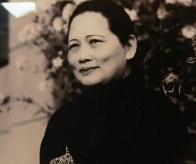 81年宋庆龄去世，生前和廖承志说：不去中山陵，要和母亲葬在一起