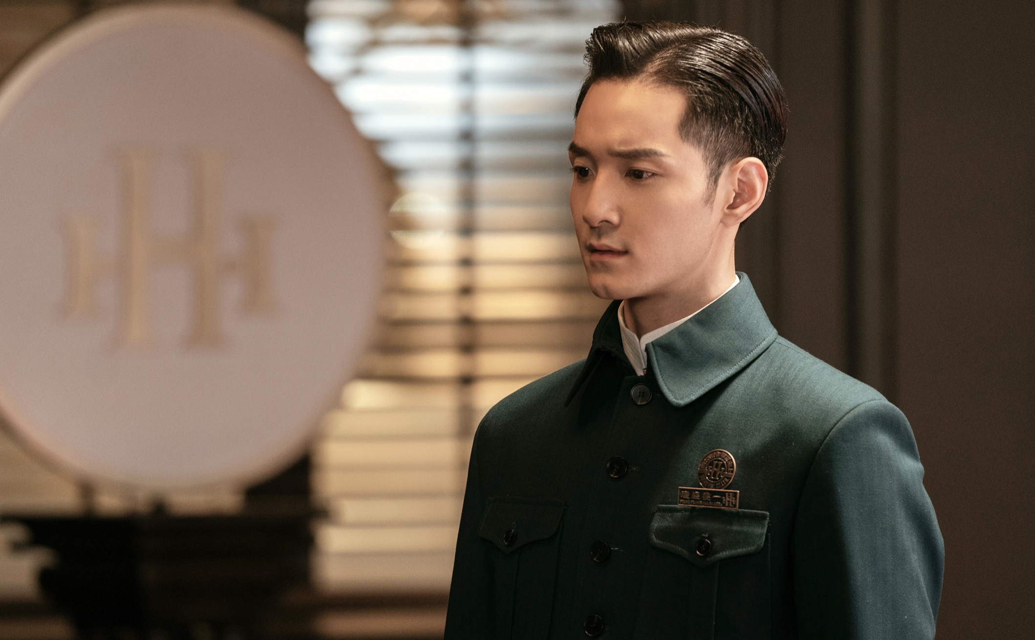 20岁成为饶雪漫书模，因陈晓报考中戏，30岁终于凭《传家》火了