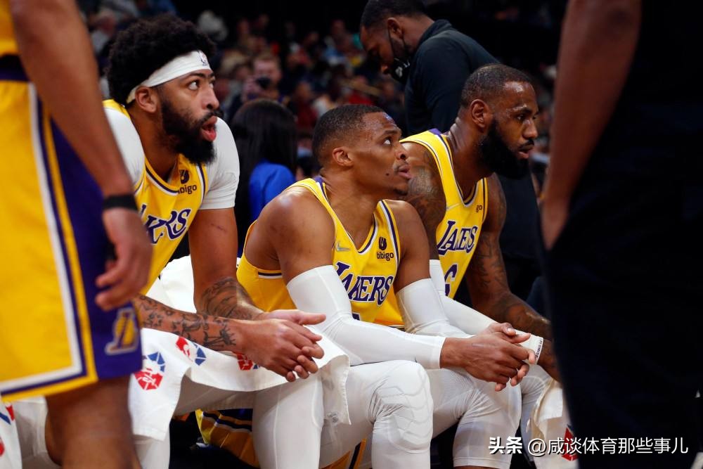 nba2k哪個隊伍最強(qiáng)（誰是最強(qiáng)三巨頭？2K評分出爐：籃網(wǎng)聯(lián)盟第一！詹眉威強(qiáng)于庫湯嘴？）
