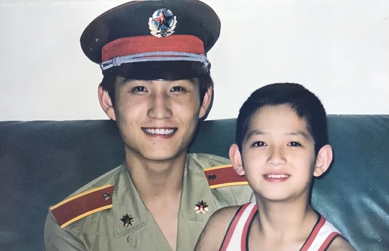 "杀姐姐"马可:娶大4岁妻子,31岁当爸爸,一家三口生活美滋滋