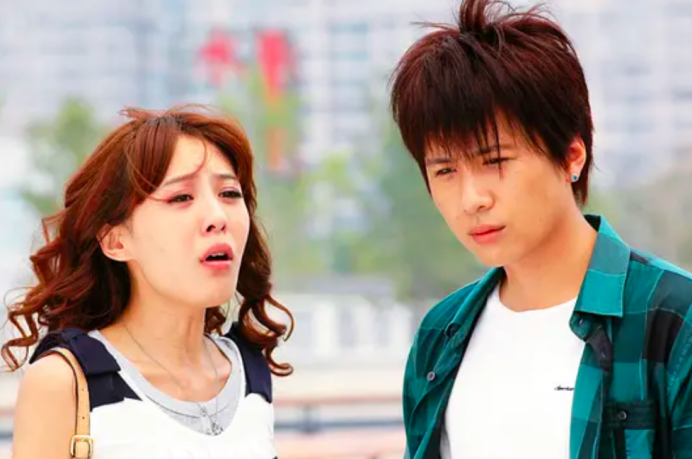 走红后还没吃红利就过气，两次被金莎喊话拒绝，李智楠做错了什么