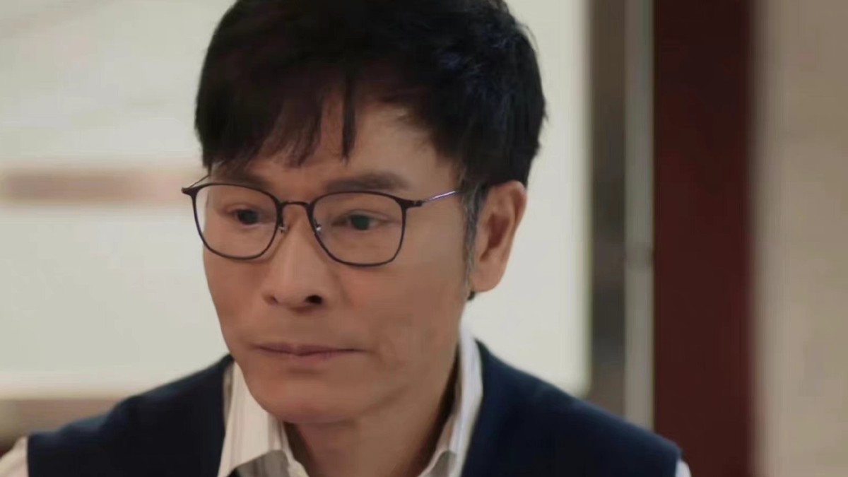 港剧《回归光影颂》热播，姜大卫郭晋安主演，陈展鹏本色出演