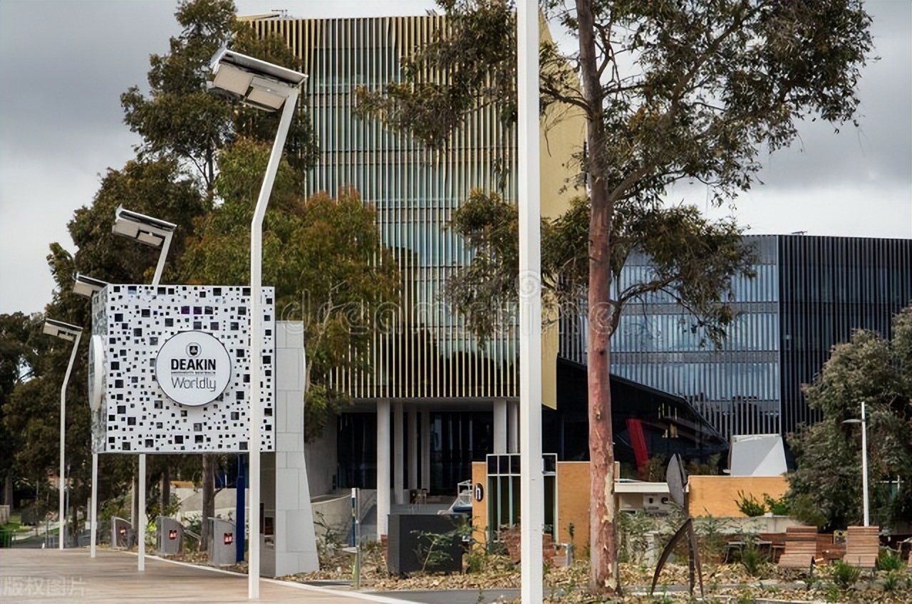 2022QS世界大学教育专业排名，墨尔本大学和迪肯大学表现亮眼