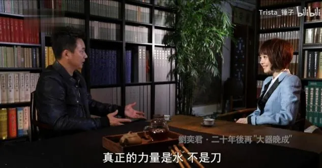 52岁帅大叔《开端》里演技炸裂:初婚净身出户,39岁二婚娶小娇妻,却因摸小鲜肉手上了热搜