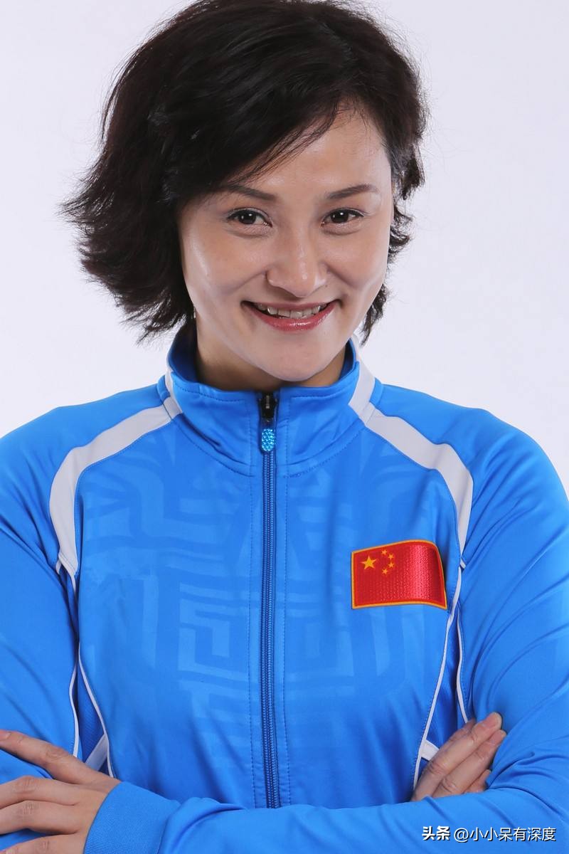 西甲中文解說哪里找（著名體育解說員蘇東，他的解說很有激情，他的前妻高敏，終獲幸福）