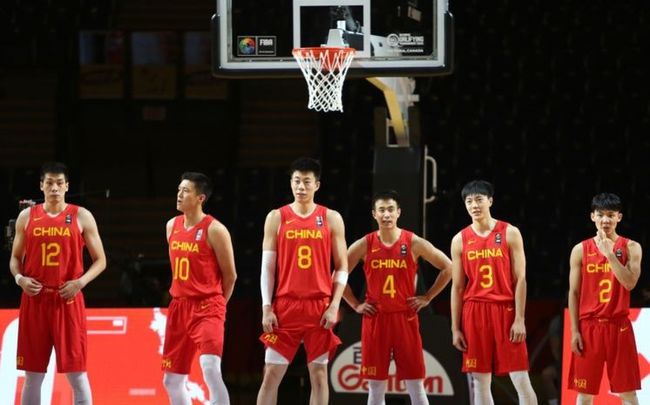 中国哪些人进入了nba(盘点入选NBA的十大中国球员，胡卫东巴特尔威名依旧，姚明成传奇)