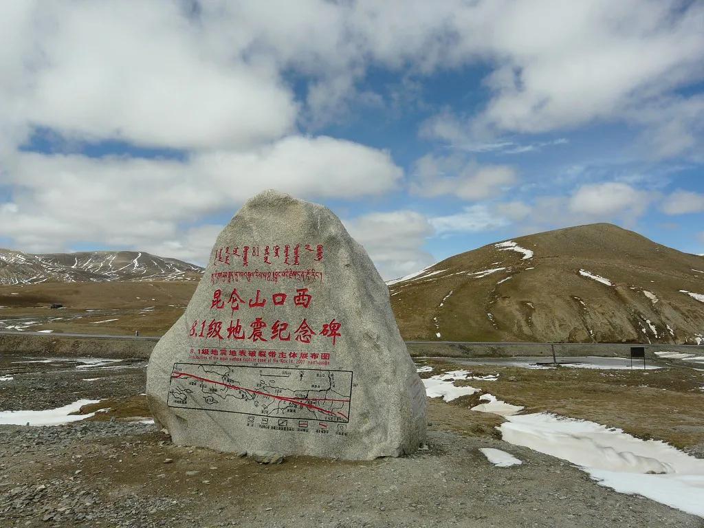 他强由他强清风拂山岗（他强由他强清风拂山岗,他横任他横明月照大江）-第2张图片-科灵网