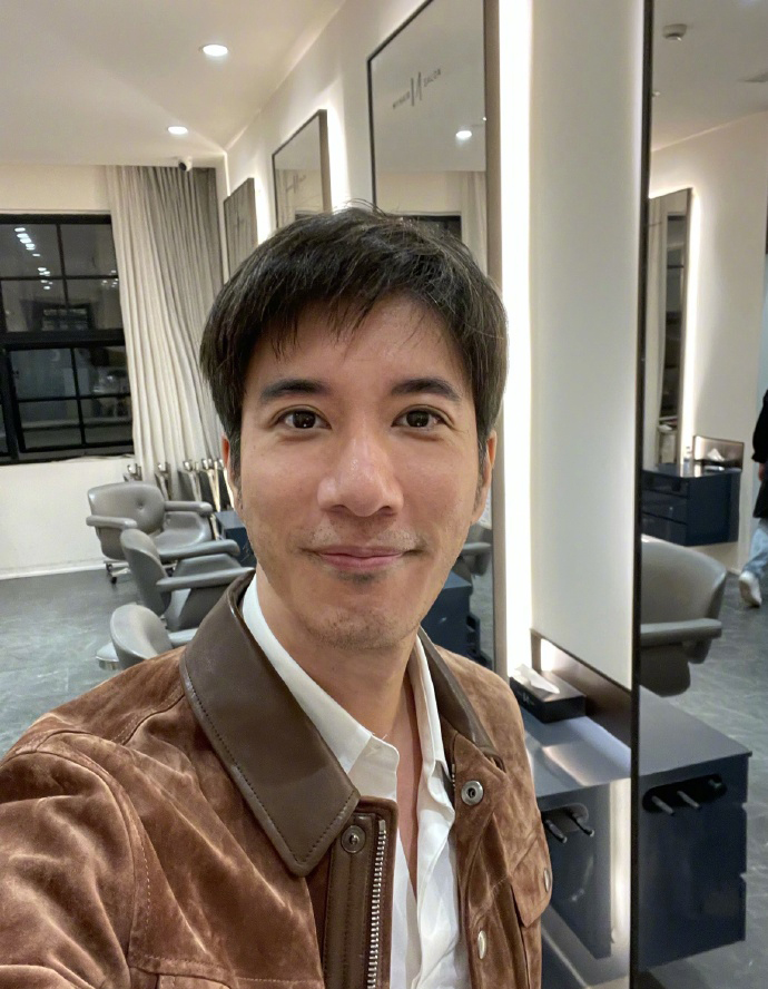 台媒曝李靓蕾有证据可获索赔，王力宏主动道歉，退圈损失降至最小