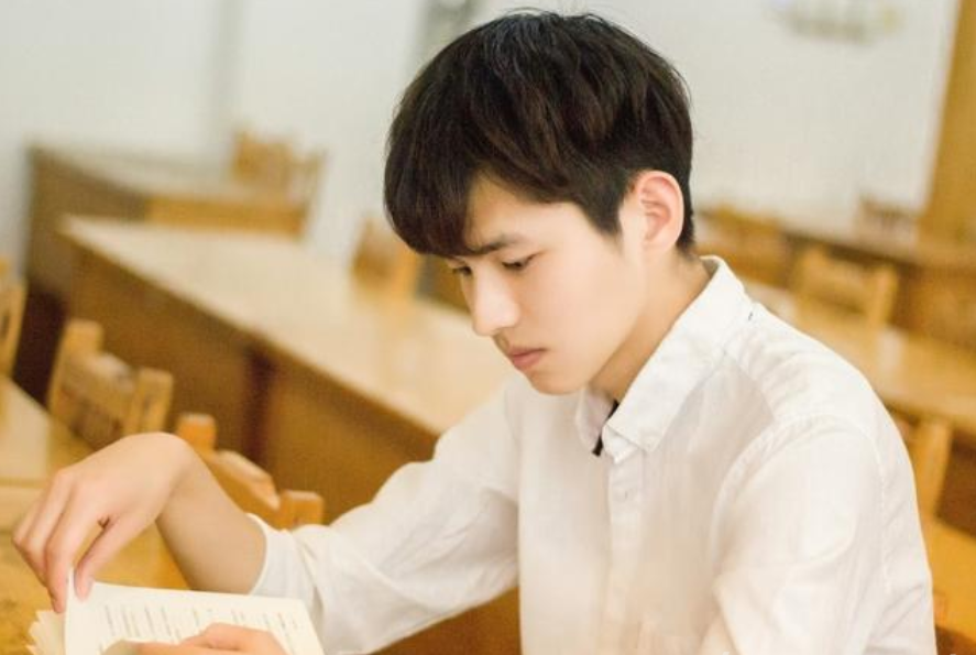 高三学生教辅资料有70%空白，是浪费吗？高考成绩690分能说明问题