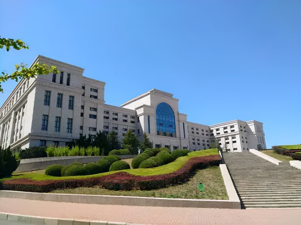 大连大学近3年硕士研究生招生复试基本分数线