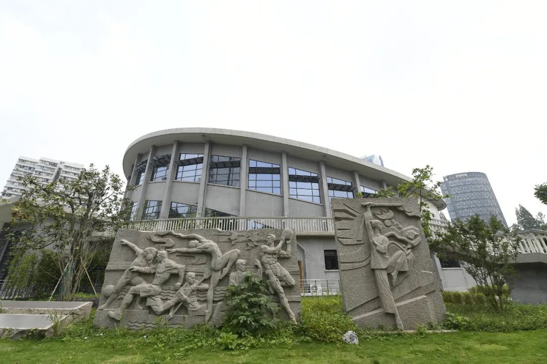 附近乒乓球群怎么找（杭州體育館工作日上午免費開放14塊乒乓球場地，快來預約）