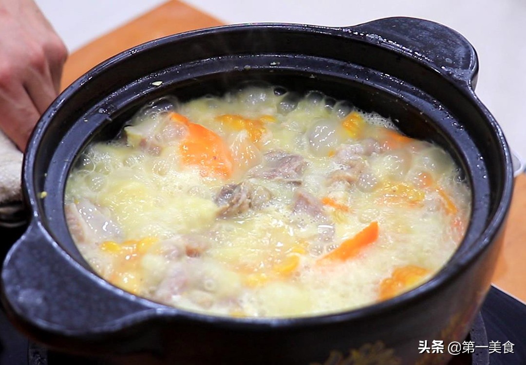 冬天多熬这5种汤，孩子喝了补钙，大人喝了减脂，营养丰富又美味