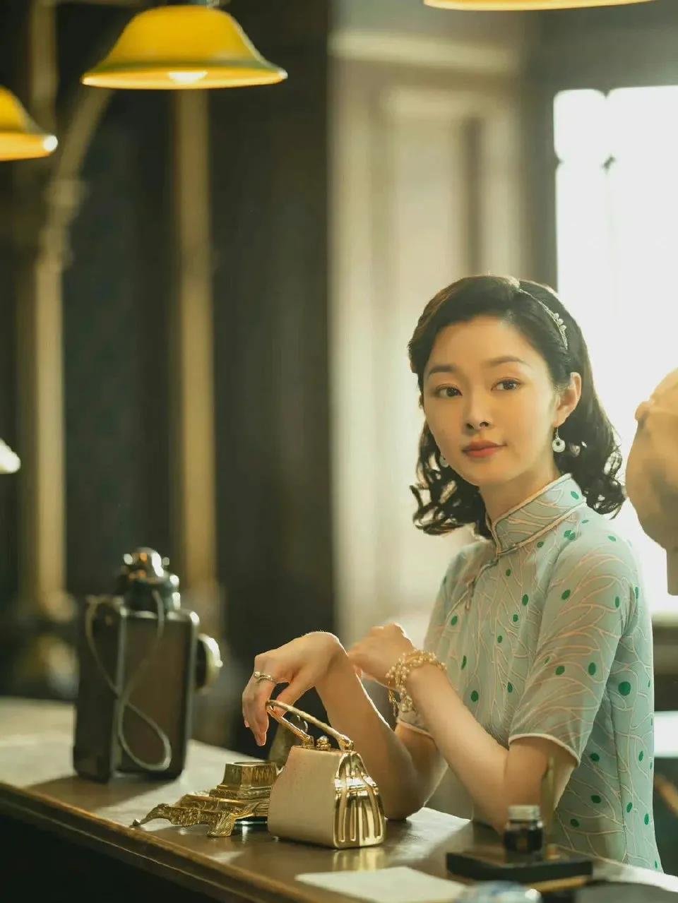 盘点各大女明星穿旗袍的样子？谁是你心中的旗袍天花板？