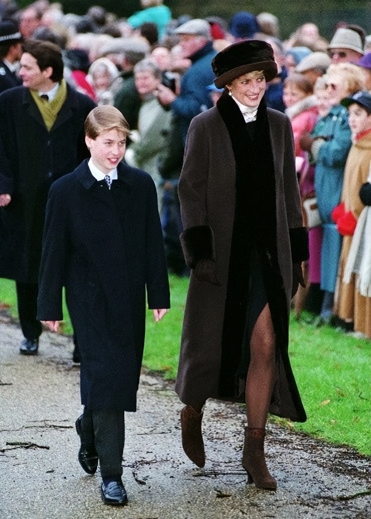 2017年威廉王子承认：即使婚外情被曝光，母亲仍是他最想保护的人