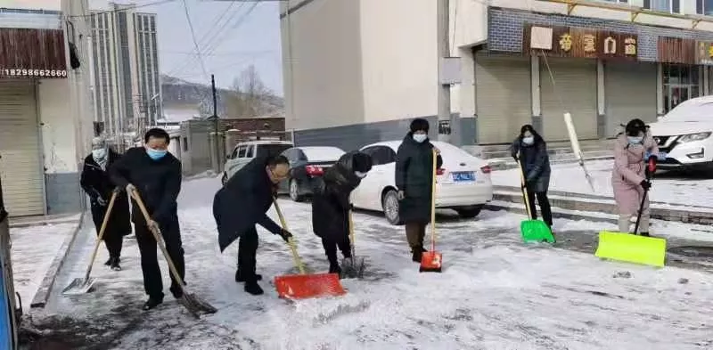 最美不是下雪天，而是他们奋战的身影