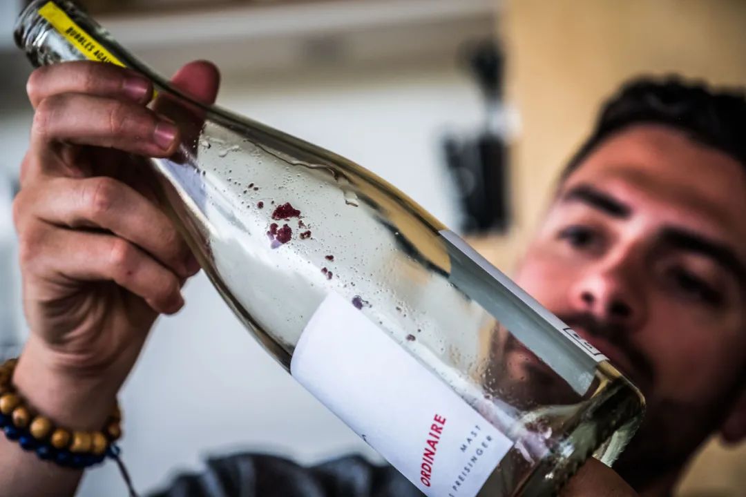 葡萄酒里有“渣”，是買到假酒/壞酒了嗎？